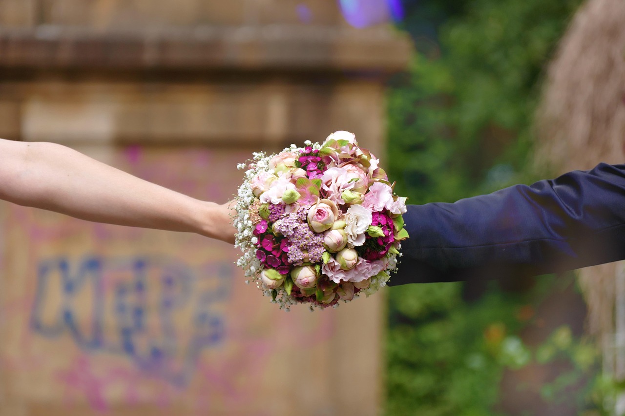 最初から成婚まで代表が一人で担当するので、情報の行き違いがなく、親友のように深い信頼関係の中で安心して婚活を進められます。