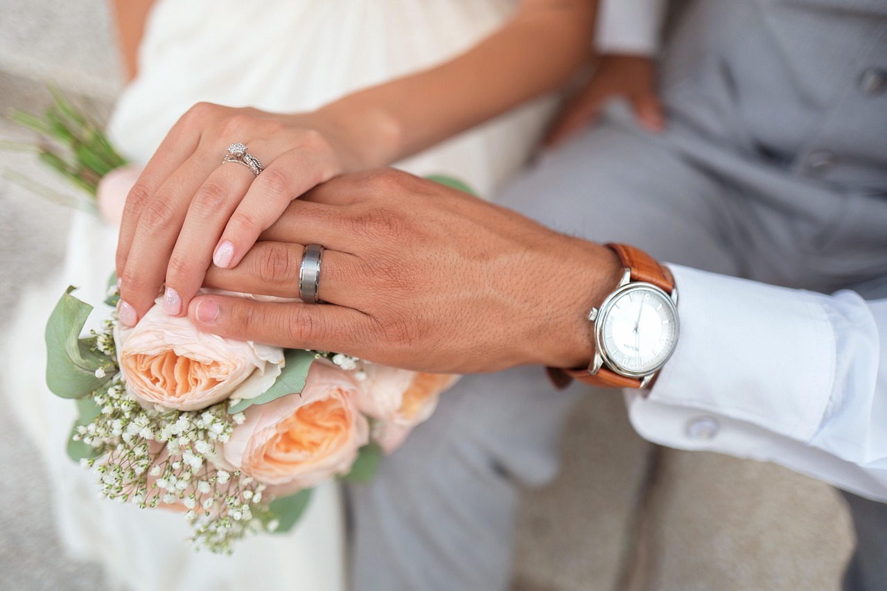 結婚相談所とマチアプ、どっちを選ぶ？貴方の幸せへの第一歩をサポート！